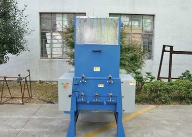 máquina plástica de la trituradora 600r/Min 22 kilovatios del poder 200-280kg/H 18.5-22 kilogramos de eficacia alta