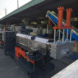 Accione la línea de granulación equipo de reciclaje plástico 240-400kg/h del extrusor del CaC03 del CE de 45kw PP de LDB SJP 120